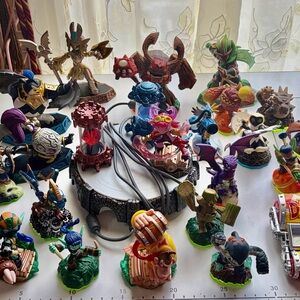 Skylanders Toy Figure Bundle with Blue, Green, Purple & Orange Characters
